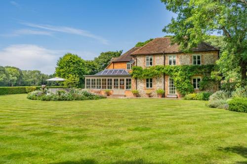 Turville House | 7 Bed in Henley-on-Thames oc-d29802