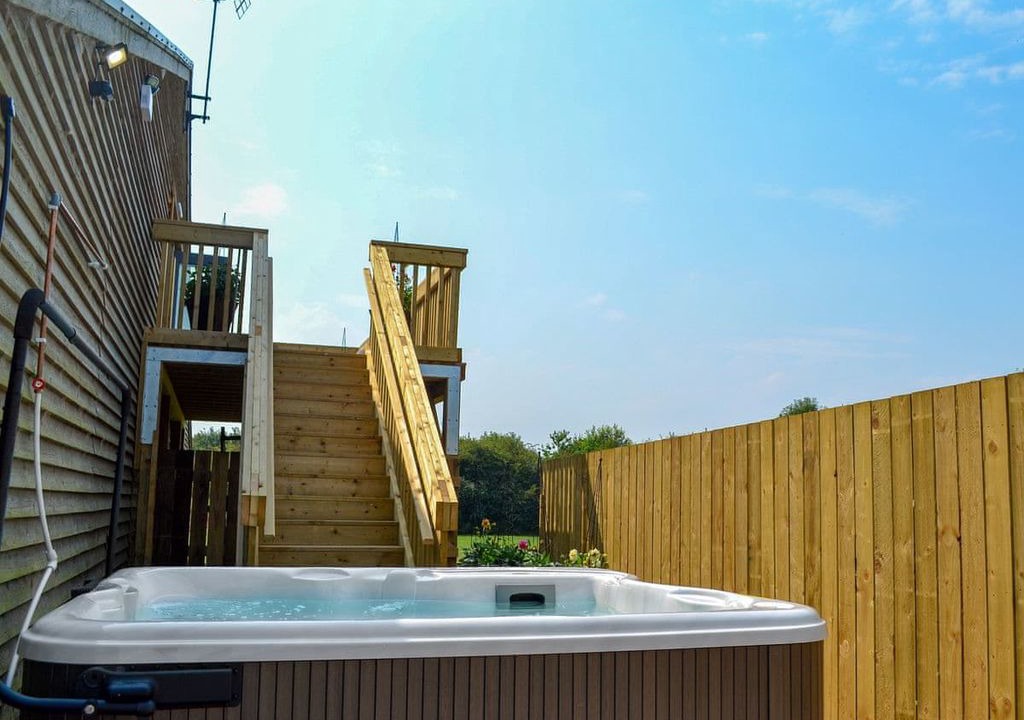 Kilnwick Cottage | 9 bedroom accommodation in Brandesburton, near Bridlington