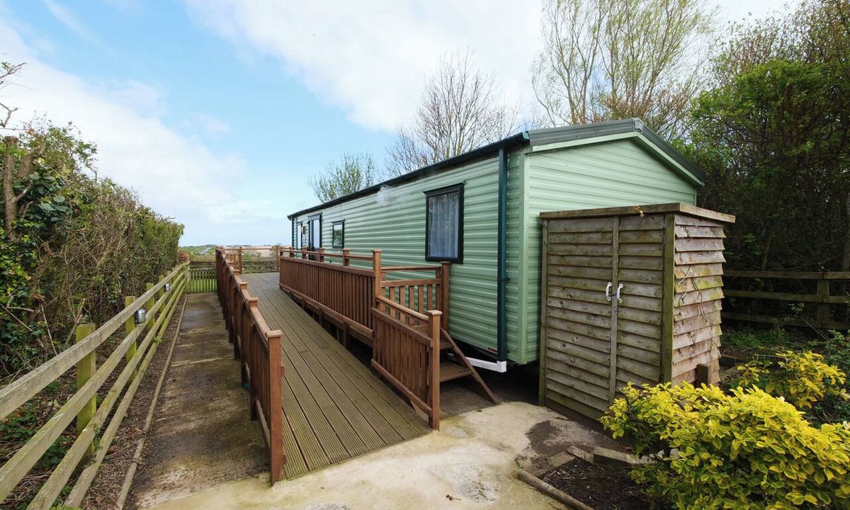 Hawsker Cottage | ABBEY VIEW @ SUMMERFIELD FARM, pet friendly, with a garden in Hawsker