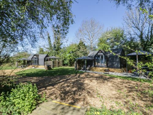 Thorpe House | Acorn Lodge At Bridge Lake Farm & Fishery