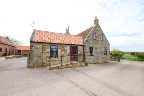 Hawsker House | Albany Summerfield Farm