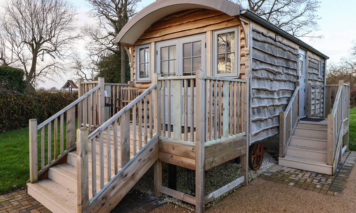 Tadcaster Cottage | ARTS AND CRAFTS, romantic, with a garden in Tadcaster