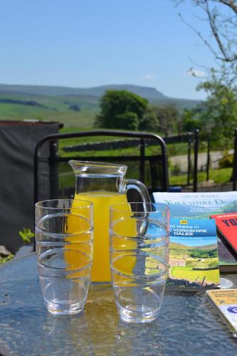 Horton in Ribblesdale House | Ashes Farm - Ingleborough Barn Cottage, with 3 peaks views, Horton In Ribblesdale, Settle