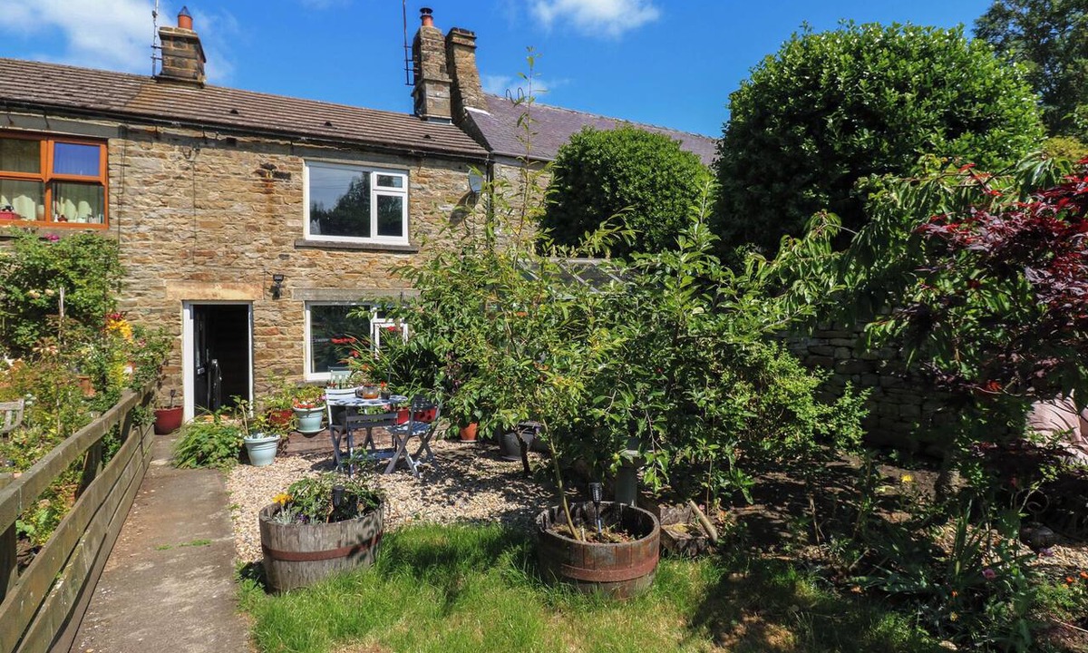 Mickleton Cottage | BANKLANDS, family friendly, with open fire in Mickleton, Teesdale