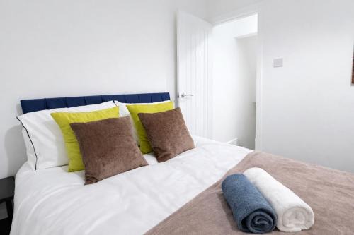 Wombwell House | Barnsley Stay l Sleeps 6 l Parking & Fast WIFI