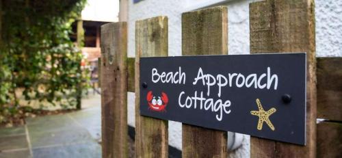 Muston House | Beach Approach Cottage - 30 steps from beach - Luxury house with covered table tennis - Netflix Smart TV