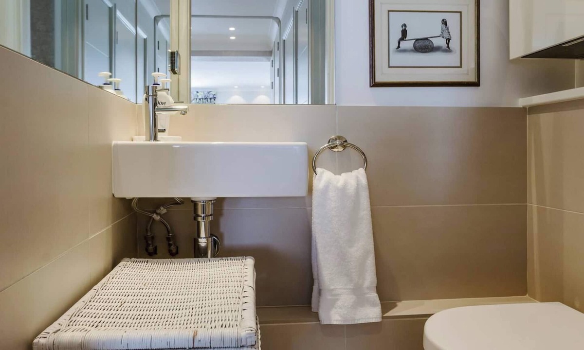 South Kensington Apartment | Beautiful 2 Bed/2 Bath Flat in South Kensington