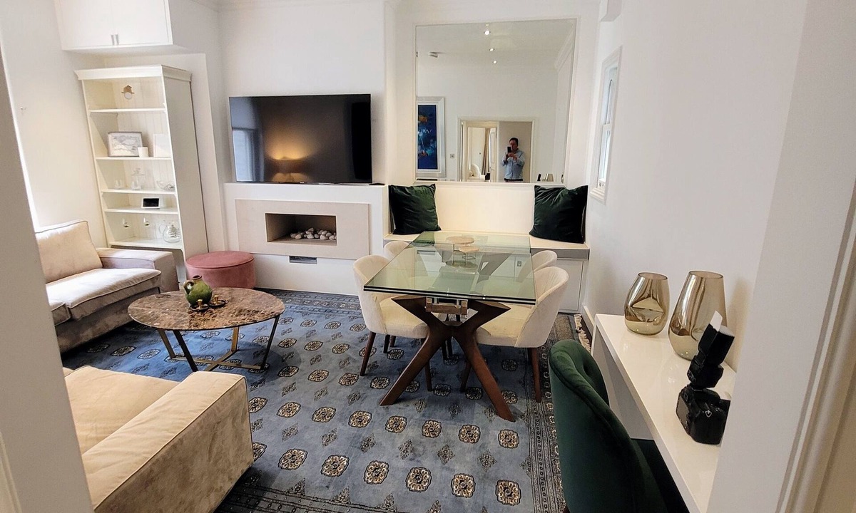 Earl's Court Apartment | Beautiful Flat in a central London brick building