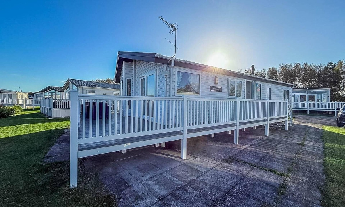 Hunstanton Cabin | Beautiful lodge with decking in Hunstanton at Manor Park ref 23195K