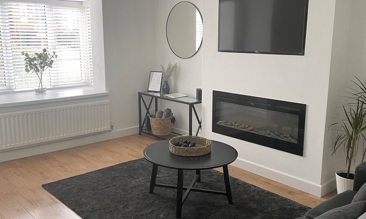 Kiveton Park House | Beautiful quite 3 bedroom sleep 5 fully functioning home