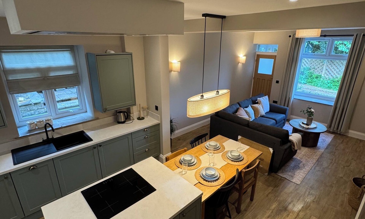Delph Cottage | Beautifully renovated cottage in the heart of Saddleworth
