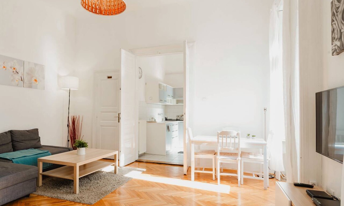 Inner City Budapest Apartment | Beside the Danube, UNESCO location with A/C. Quiet building in the City Centre