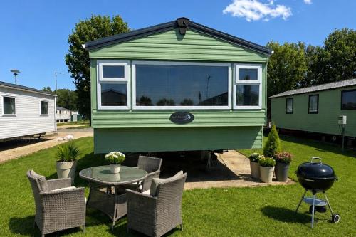 Great Houghton House | Billing Aquadrome Holiday Park 2-bed Caravan