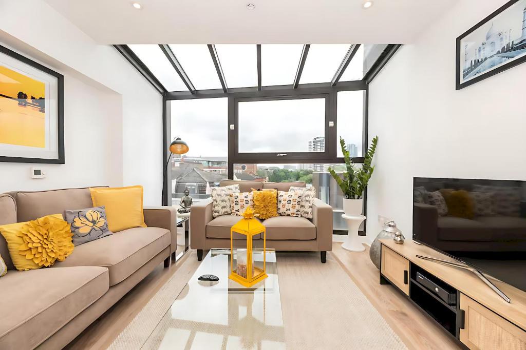Clerkenwell Apartment | Bright 3 Bed 2 Bath with Air Con in Clerkenwell - Pass the Keys