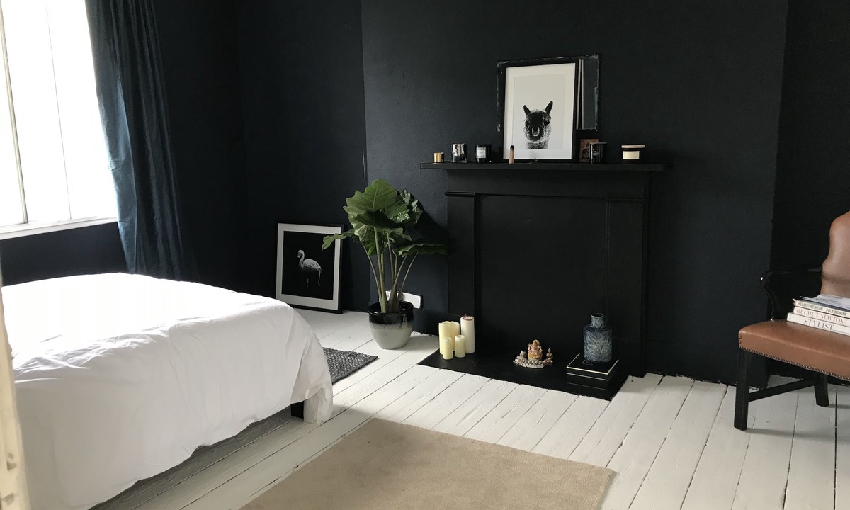 Earl's Court Apartment | Bright Double Room Penthouse with Free Wifi