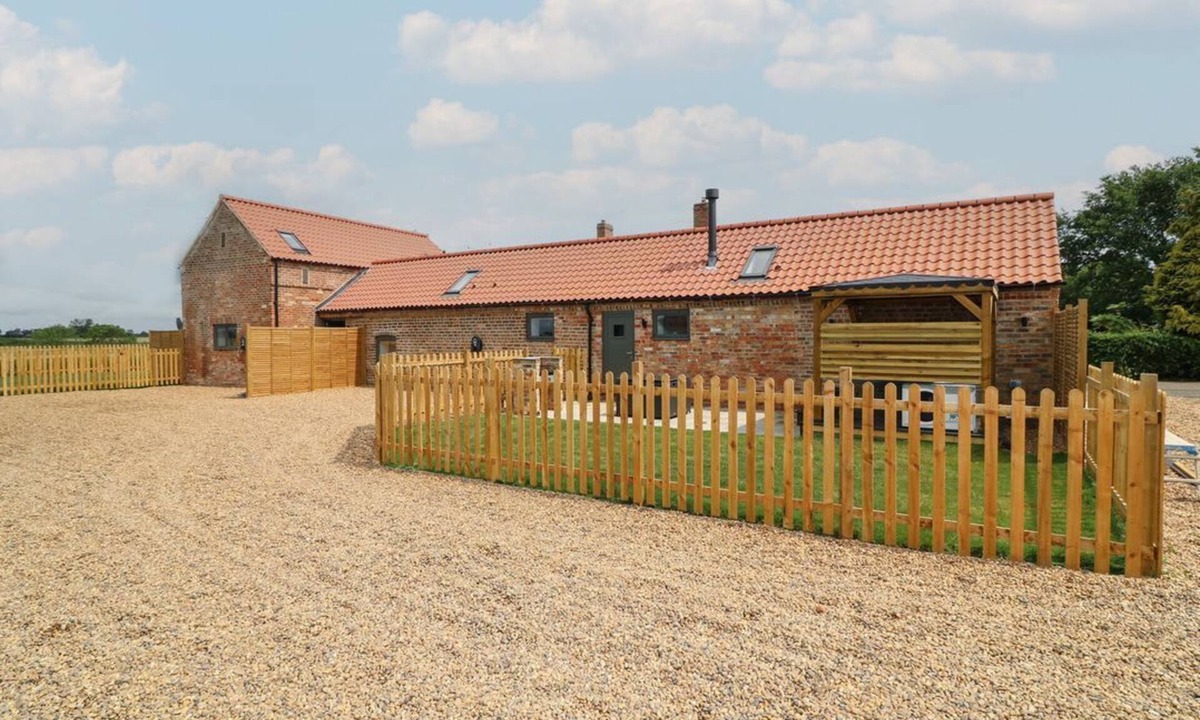 Metheringham House | Buzzard Barn, Woodhall Spa
