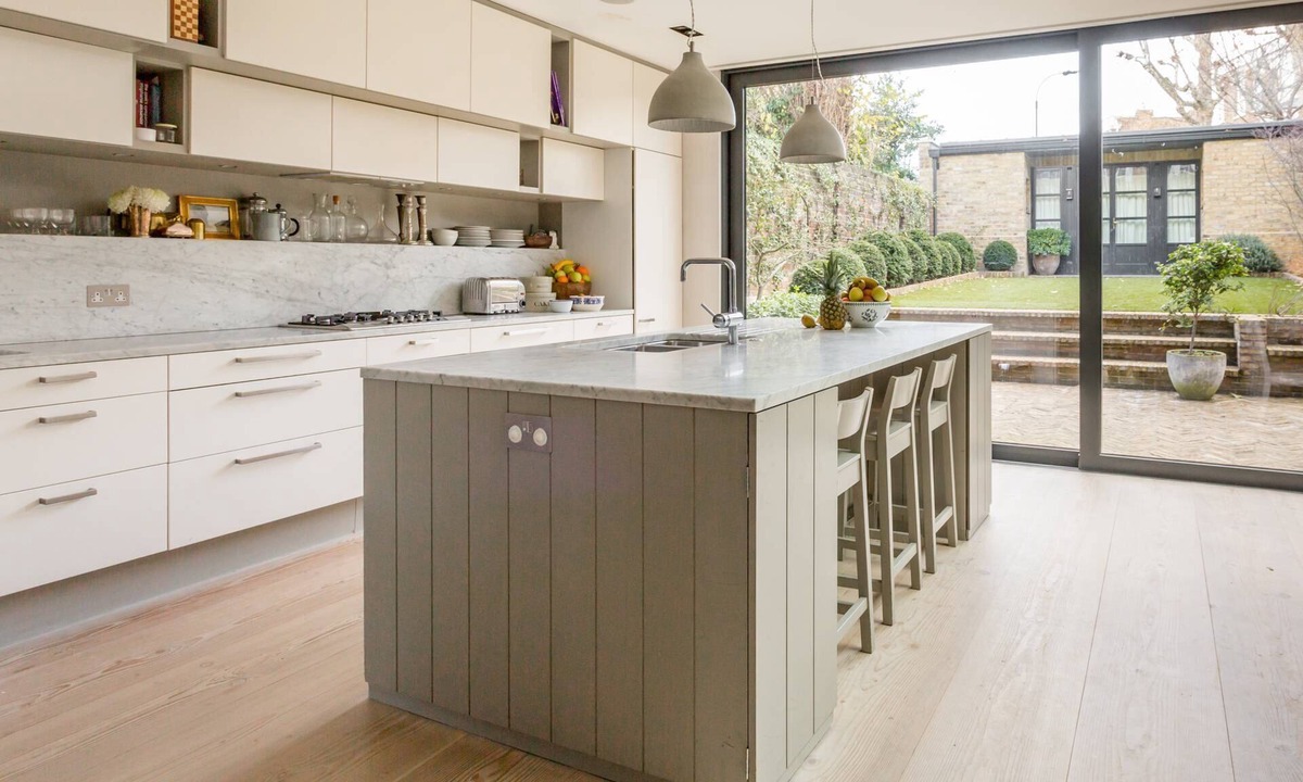 Avonmore and Brook Green Apartment | Caithness Road V by onefinestay