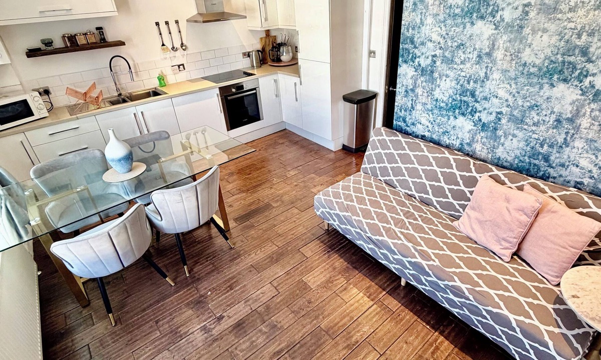 Cambridge City Centre Apartment | Cambridge City Centre 1 Bed Apartment - Sleeps 3