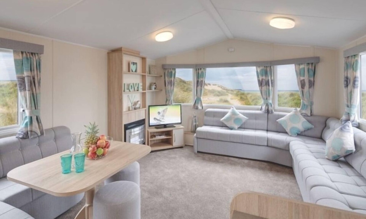Skegness Ski Chalet | Caravan - Sleeps6-Pet friendly-Parking Available