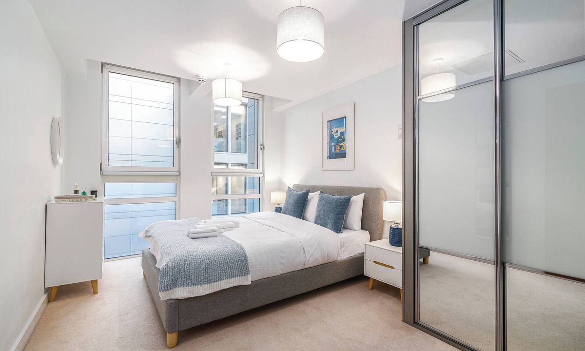 St Luke's Apartment | Central London Escape | Lambs Passage