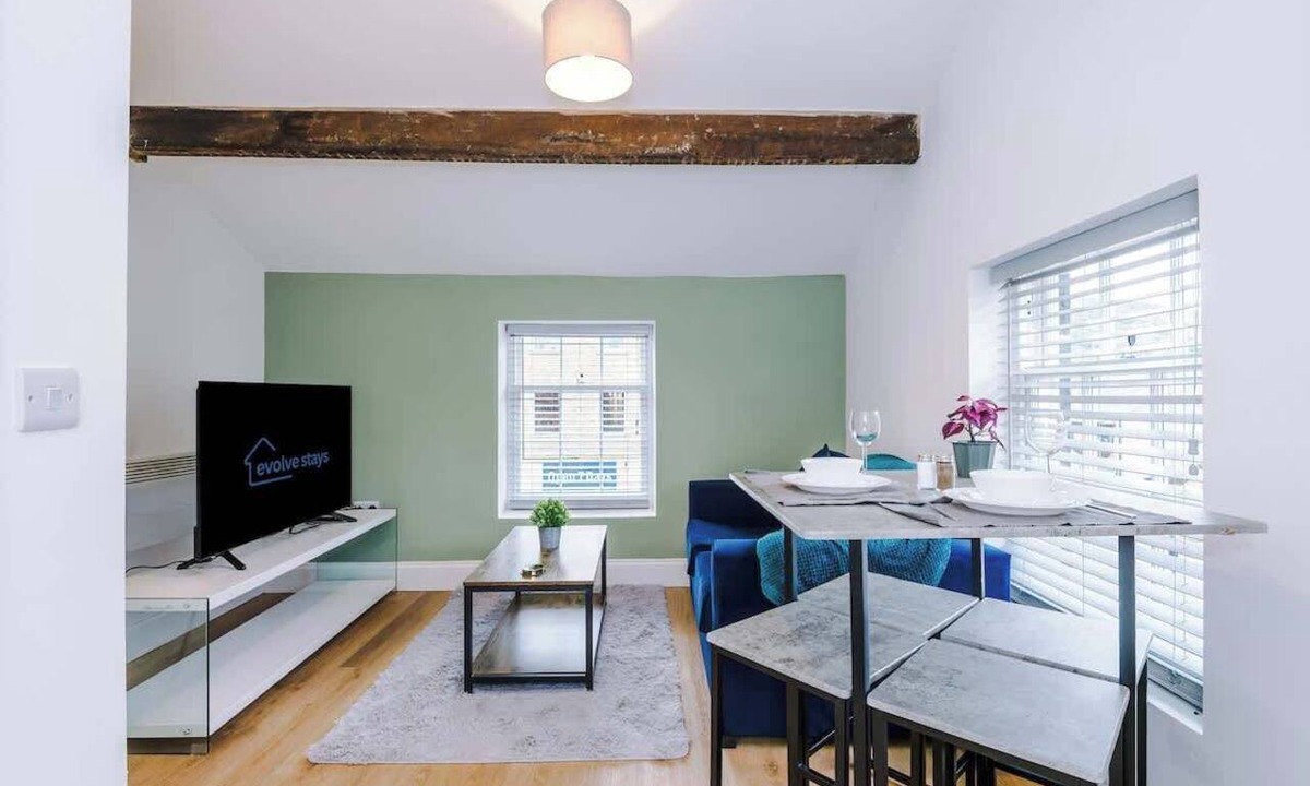 Otley Condo | Central Otley Duplex | Sleeps 4 | Walk to Cafés