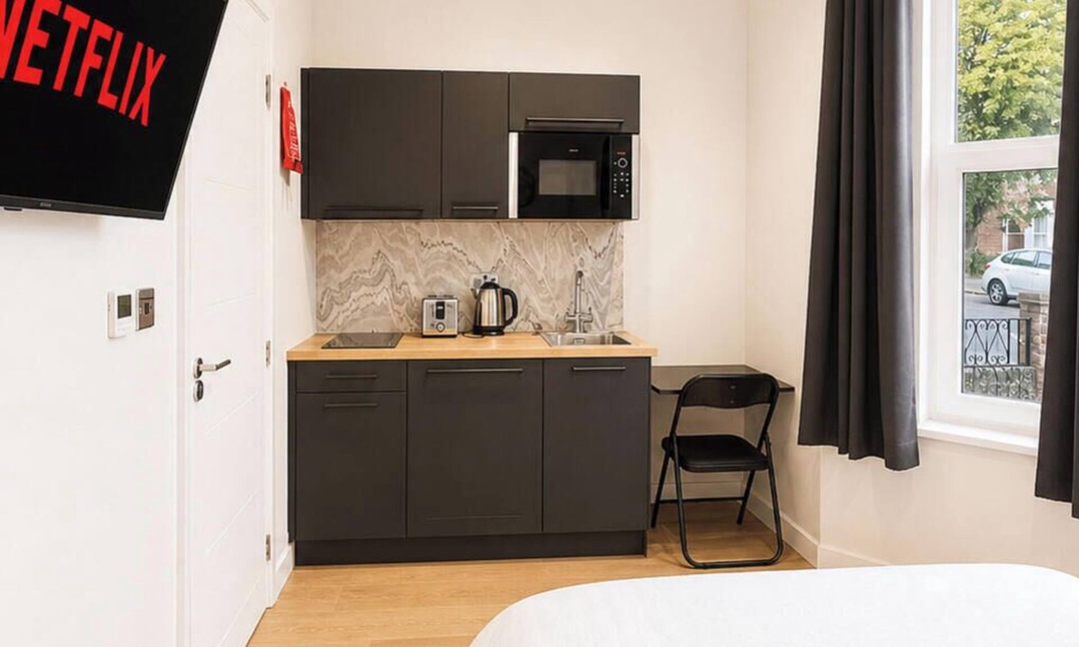 Hounslow Heath Apartment | Central Studio in the Heart of Hounslow!