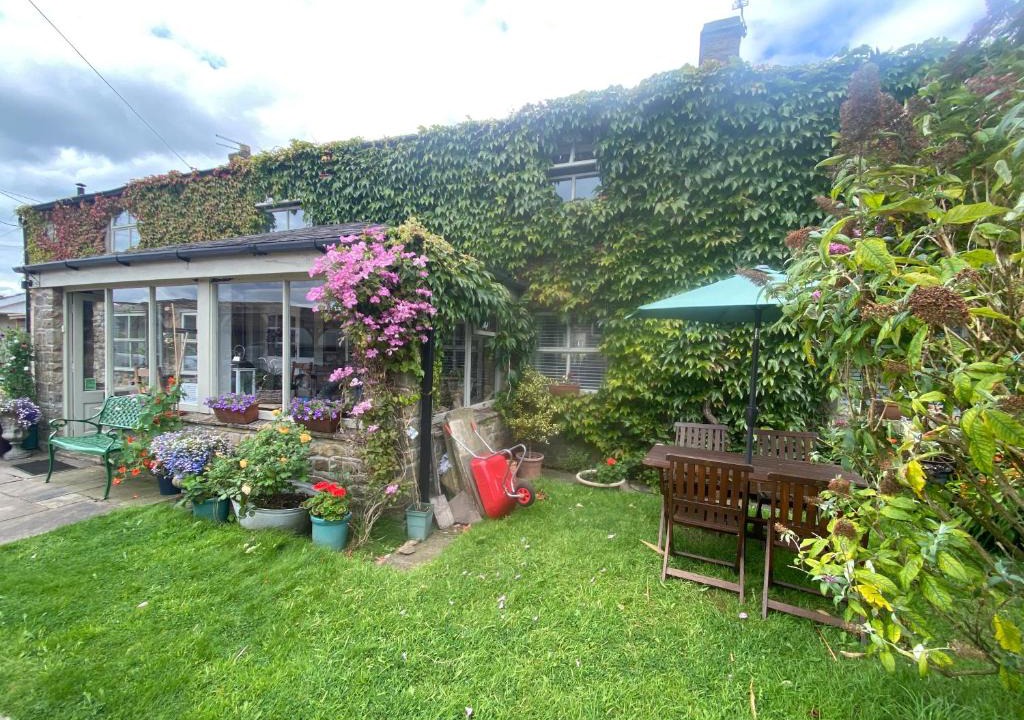 Bashall Eaves Bed & Breakfast | Chapel Cottage Clitheroe Road