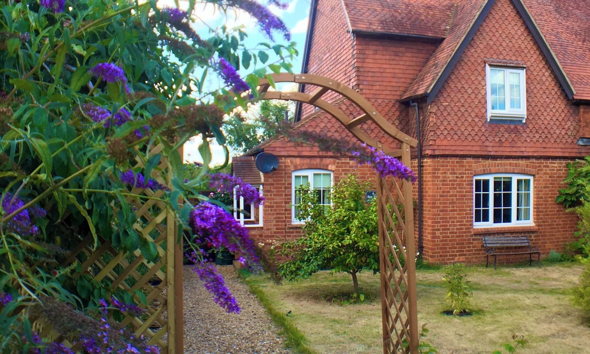 East Haddon Cottage | Charming 2-bed cottage in beautiful location with EV Charger.