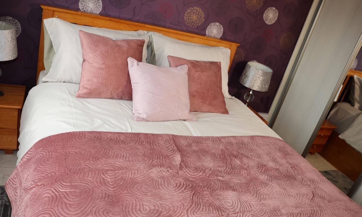 Clifton House | Charming 2-bedroom house with WiFi in lovely Nottingham