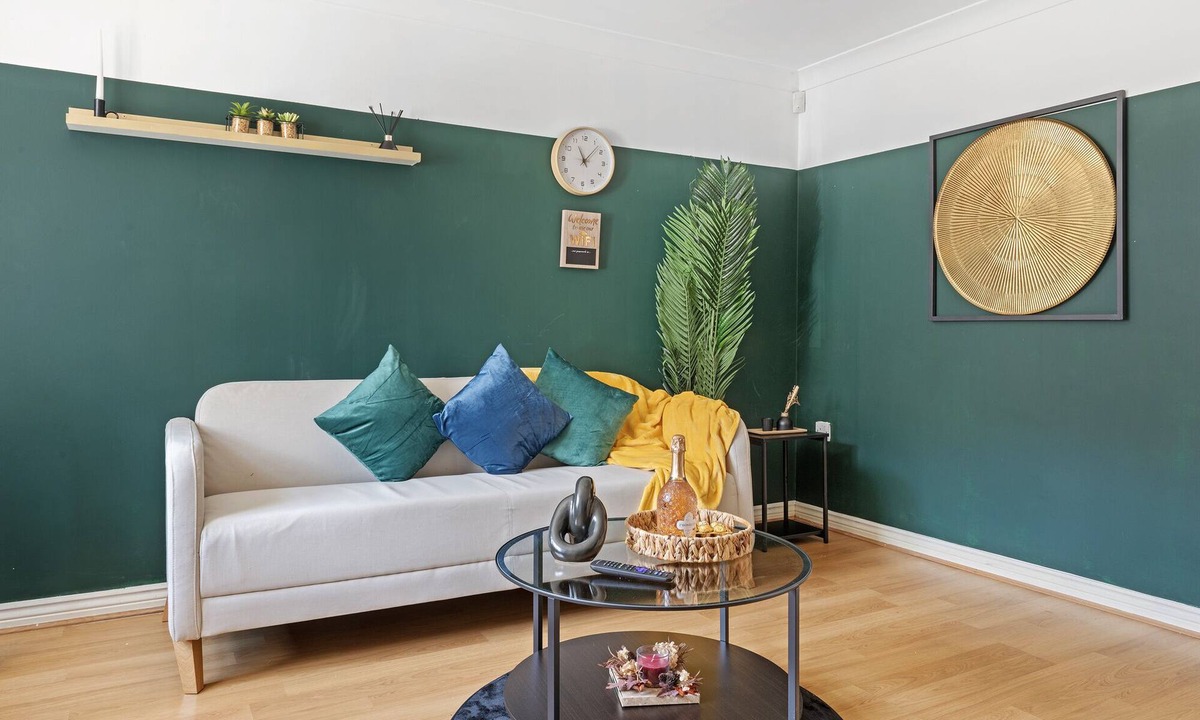 Newark upon Trent House | Charming 3-bedroom house with WiFi, AC in lovely Nottingham