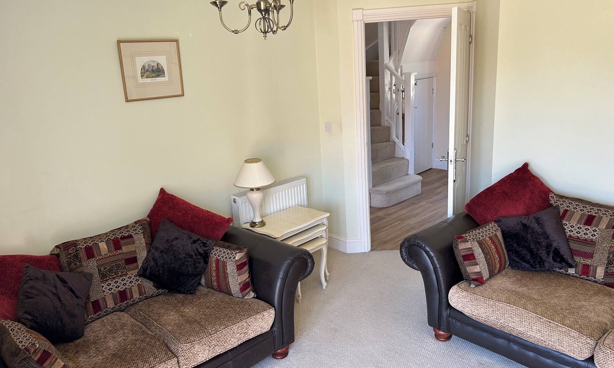 Upton House | Charming 5-Bedroom Guesthouse in a Peaceful Location Near Northampton Centre
