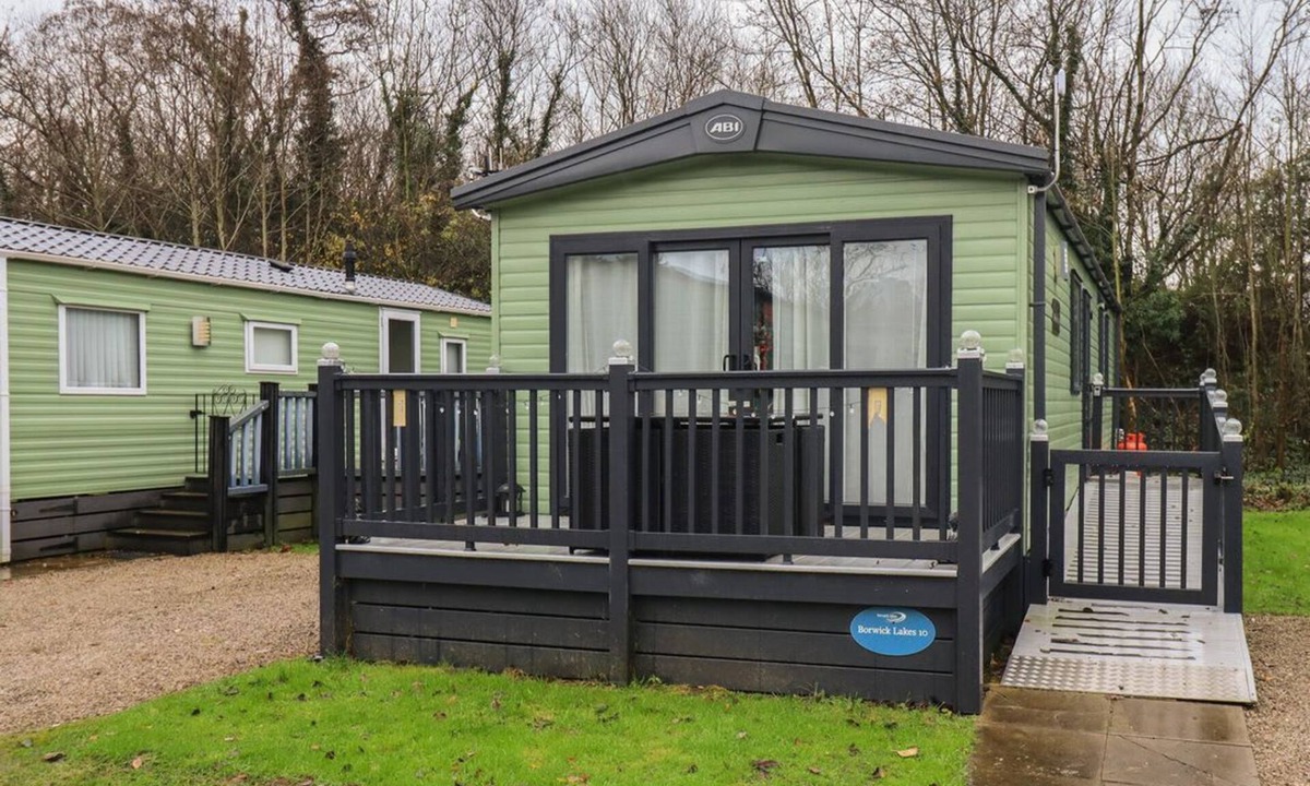 Yealand Conyers House | Charming Caravan at Foxwood Hideaway