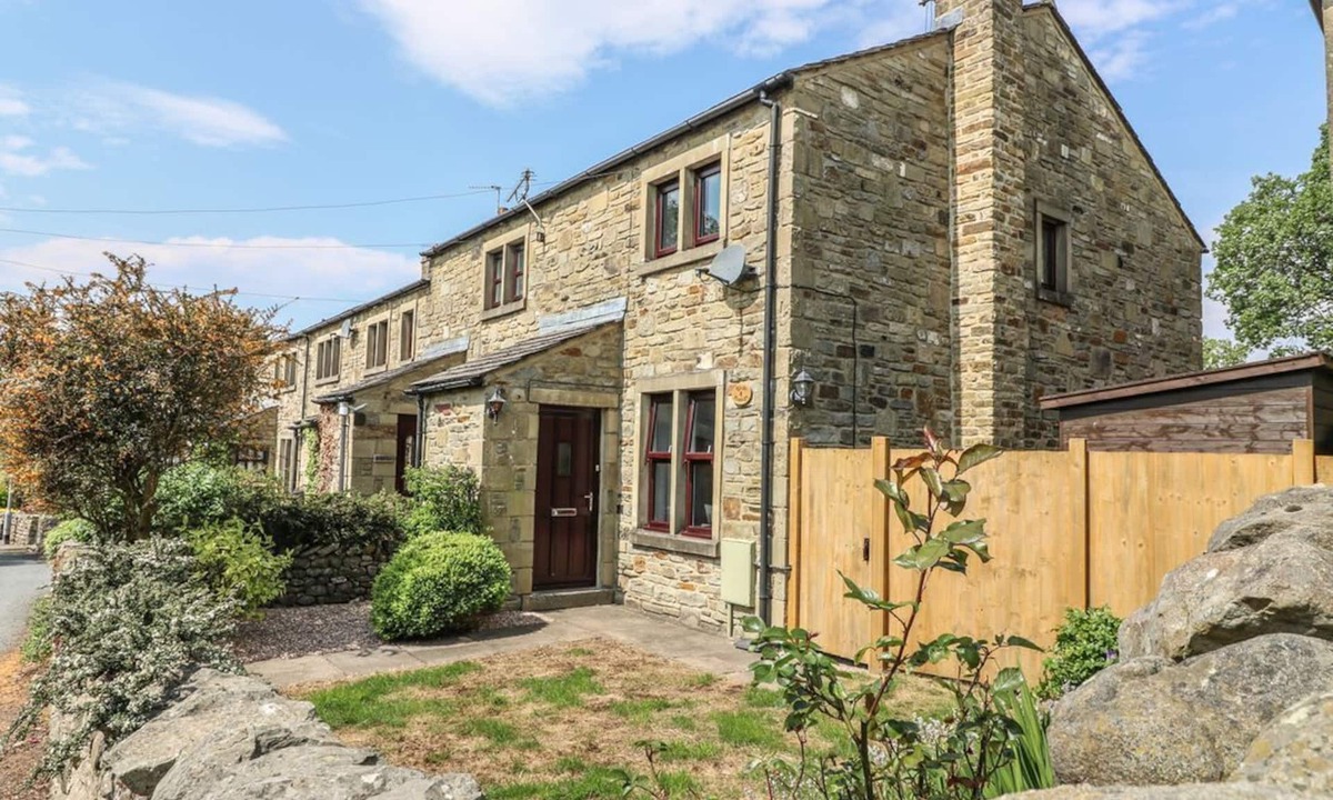 Long Preston House | Charming Croft Cottage Retreat