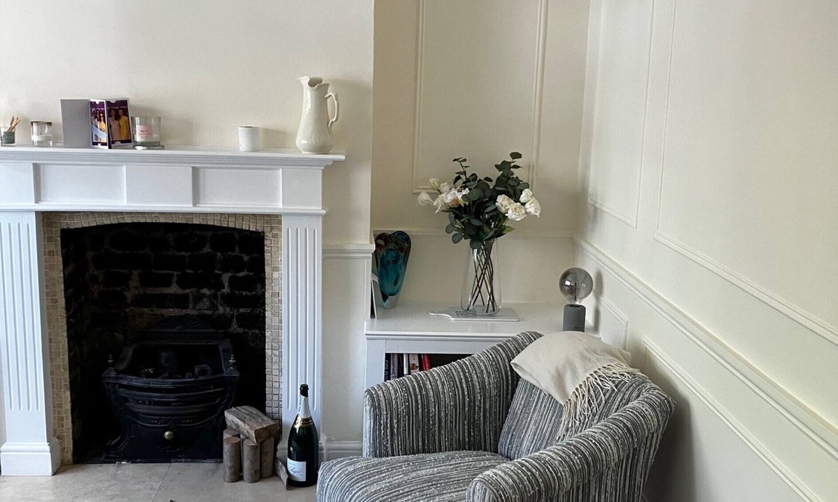 Walworth Apartment | Charming one Bedroom Victorian Flat in Residential Neighbourhood