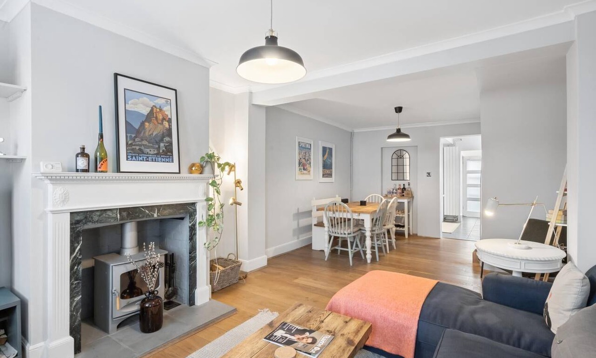 Thame House | Charming Terrace Cottage with Beautiful Garden - Pass the Keys