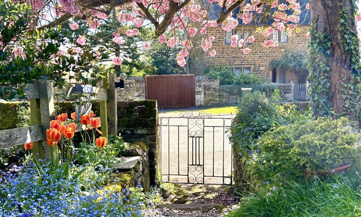 Eydon Apartment | Cherry Tree Cottage - 3 Bed Countryside Retreat