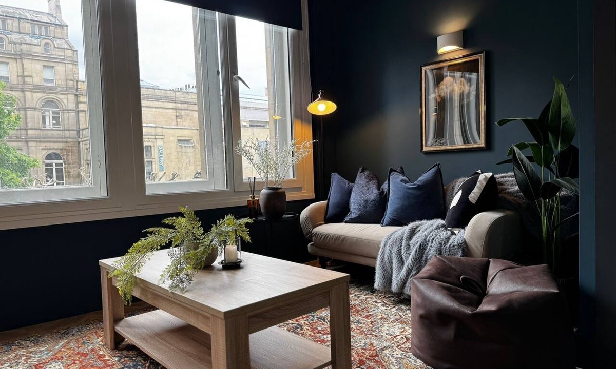 Leeds City Center Apartment | Chic 2-bed loft, Central Leeds