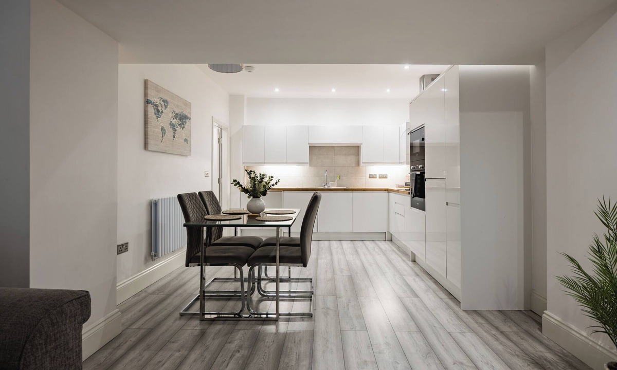 Hull Old Town Apartment | City Centre Luxury Spacious Apartment