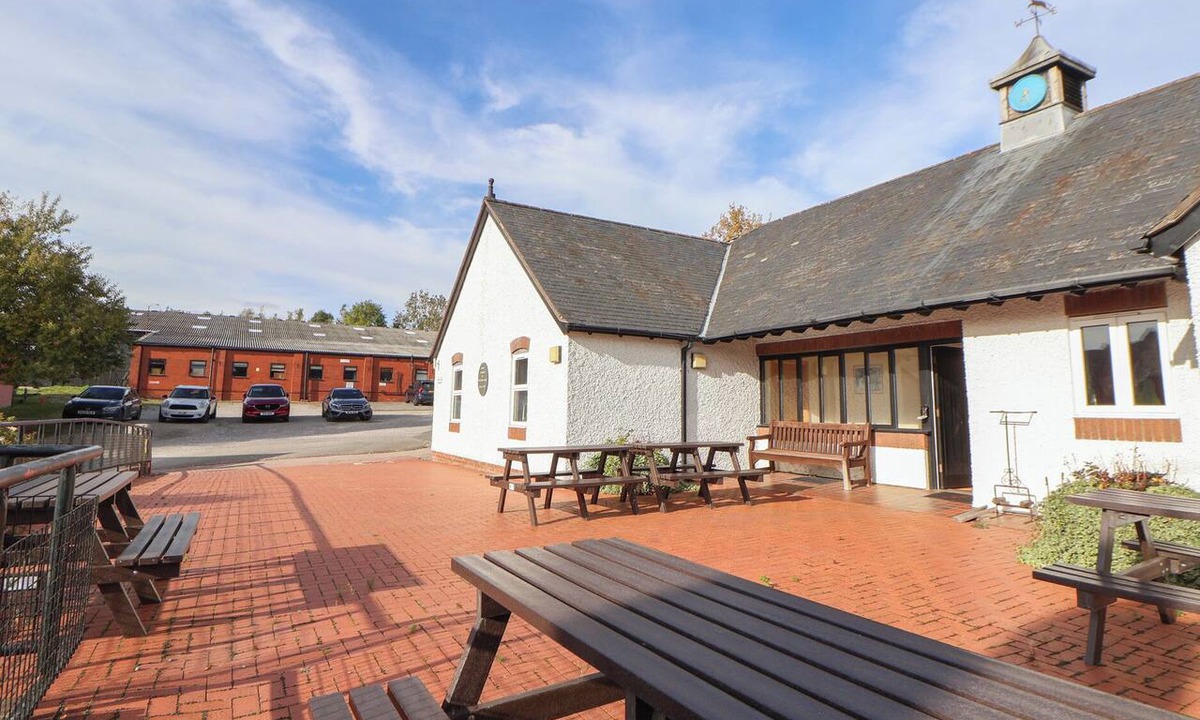 Cymau Cottage | CLWYD SPECIAL RIDING CENTRE, family friendly in Llanfynydd