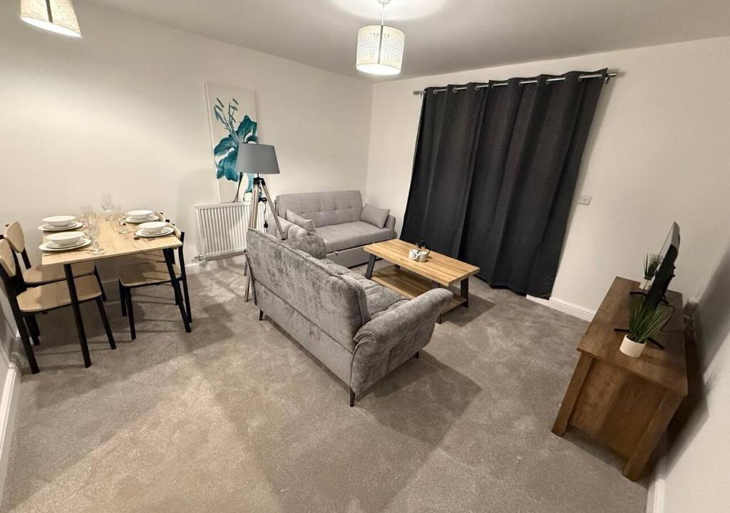 Blacon House | Comfortable Short stay and Long stay in Chester - Ideal for contractors