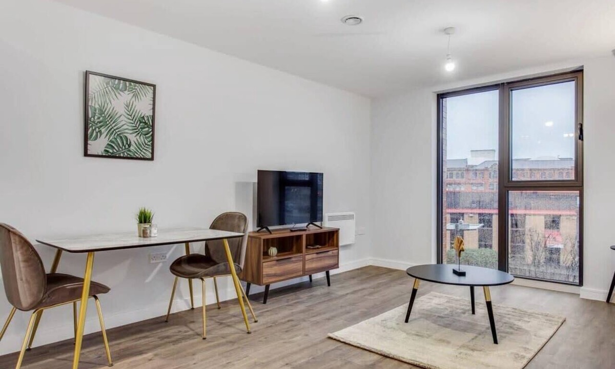 Bordesley Apartment | Contemporary 1 Bed Flat in Central Birmingham