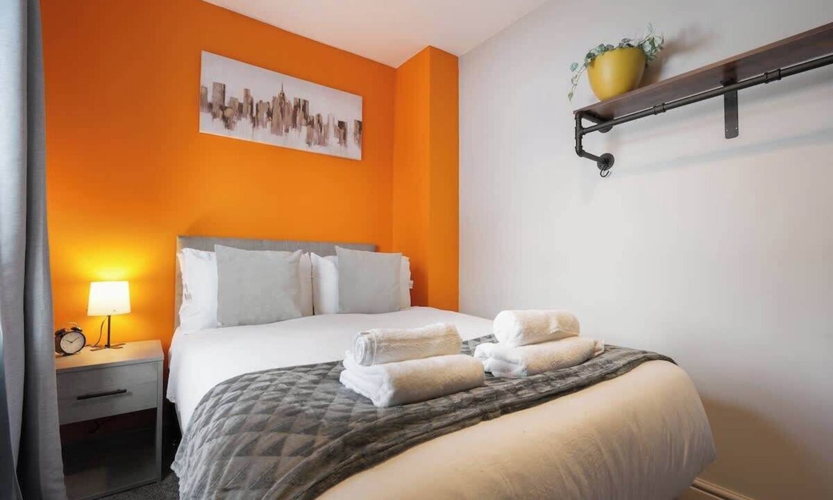 Doncaster House | Contractor |Working Professionals | FREE Parking