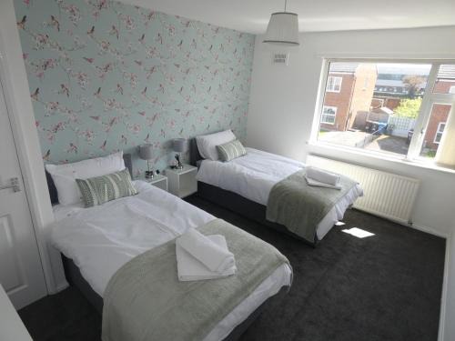 Kirkby House | Contractors , holiday house, free parking , sleeps 5