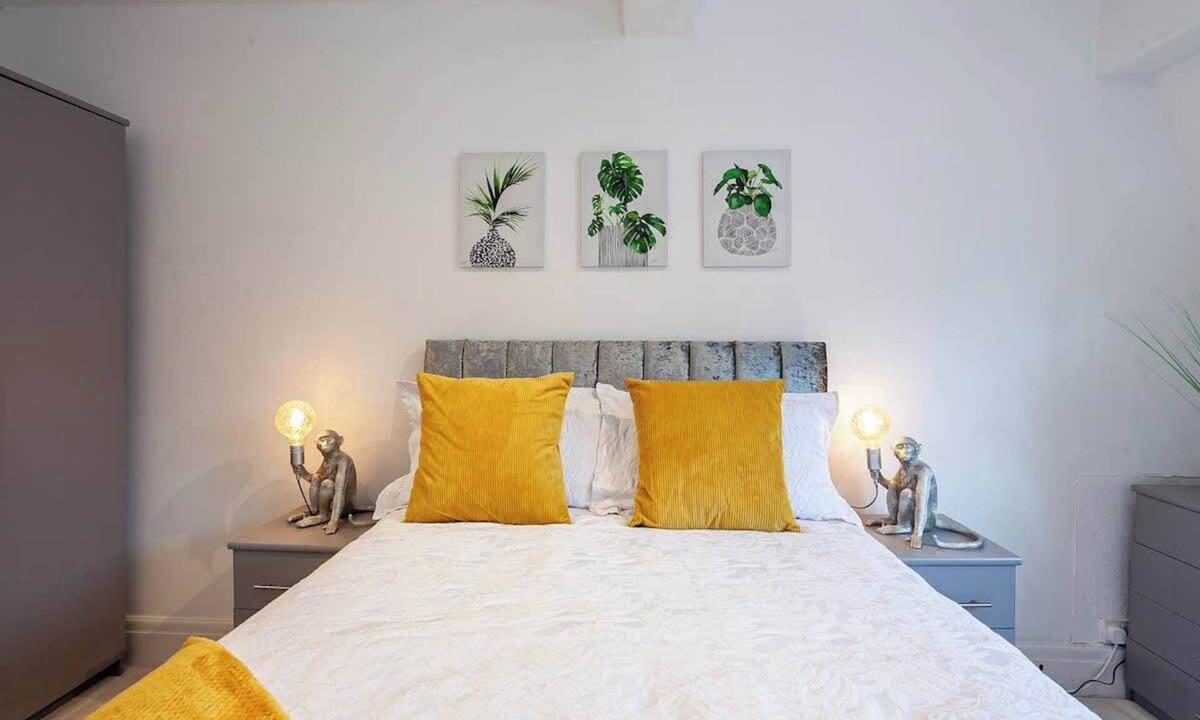 Roundhay Condo | Cosy 2 Bed Apartment - Close to Leeds Centre