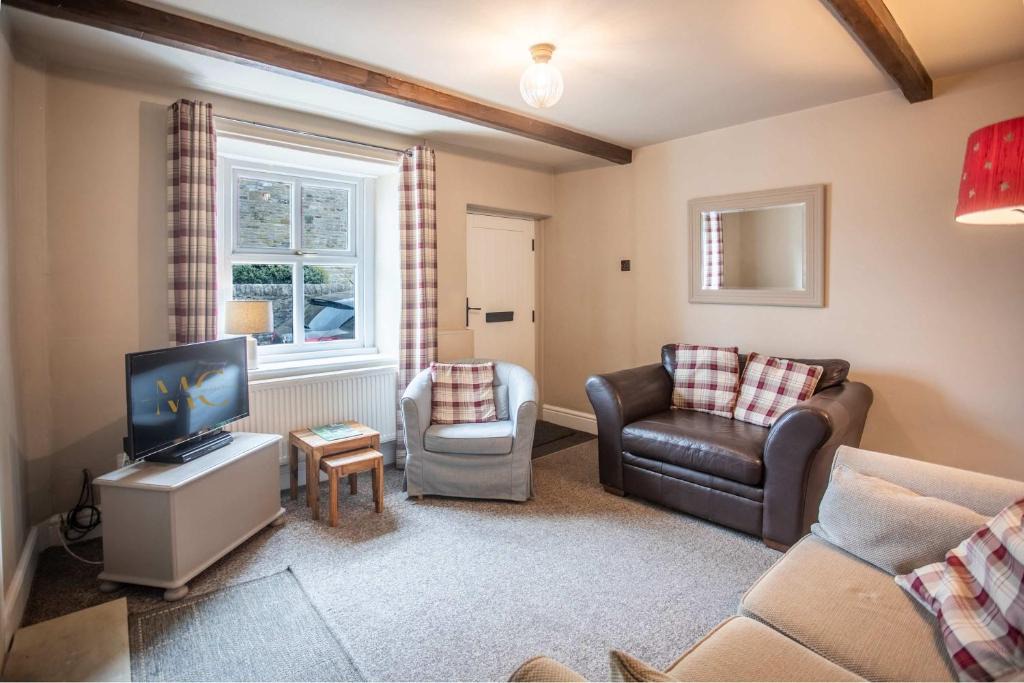 Eshton House | Cosy 2-Bed Stone Cottage in Gargrave by MCPI Hosting, Ideal for Families & Friends!