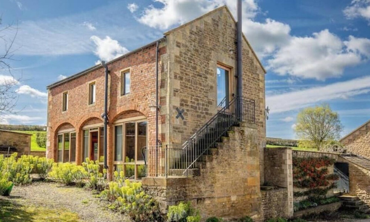 Whichford Cottage | Cosy Cotswold Farm Cottage – Rural Views, Charm & Peaceful Escape