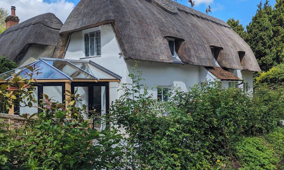 Hartwell Cottage | Cosy cottage in beautiful english countryside.