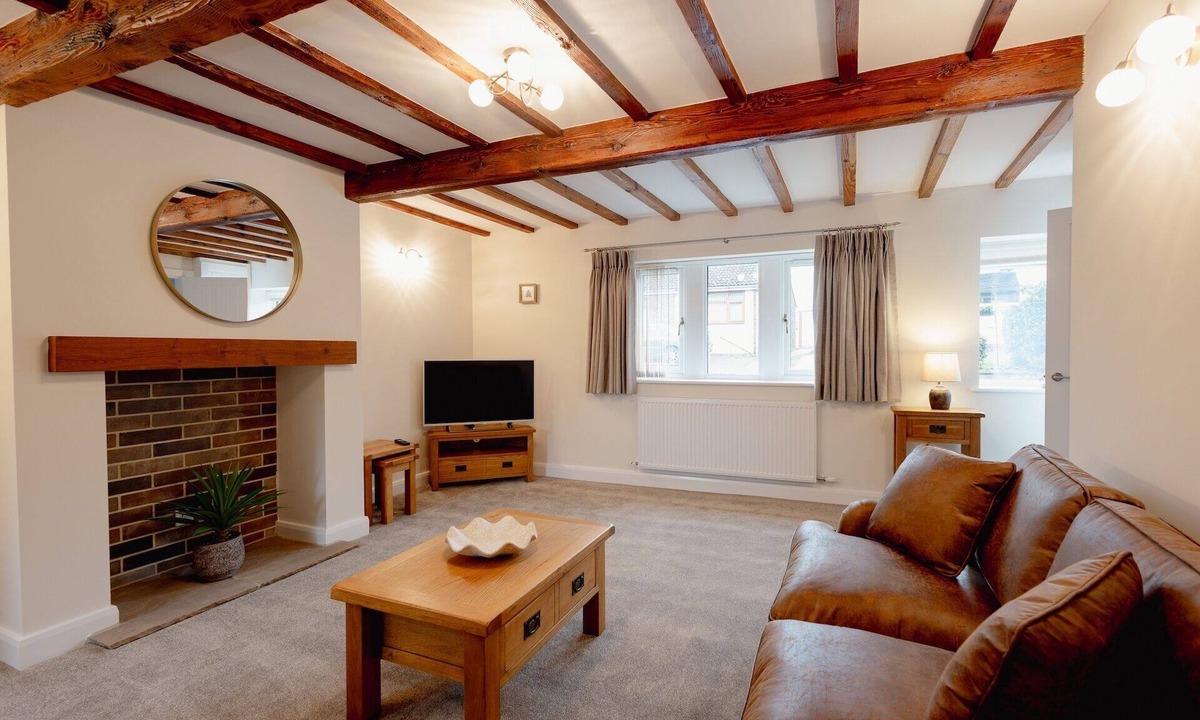 Lepton Cottage | Cosy Yorkshire Retreat Near Holmfirth | Sleeps 4