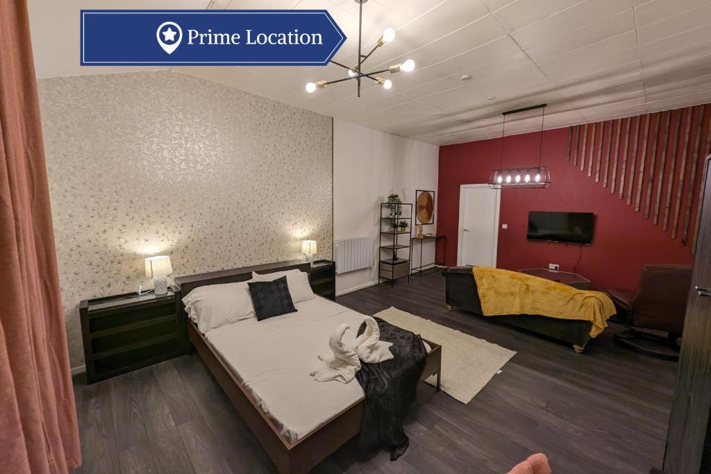 Bury Apartment | Cozy 1 Bed Apartment with Kitchen in Town