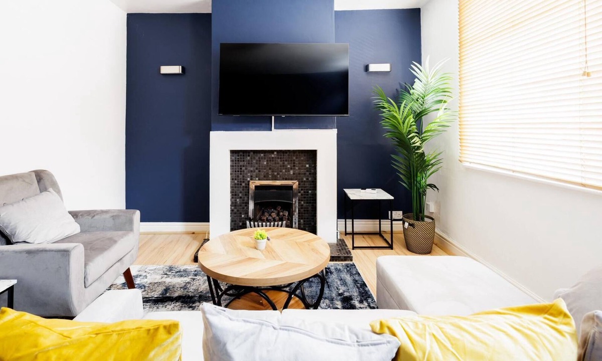 Hucknall House | Cozy Family Home Sleeps 6 in Hucknall